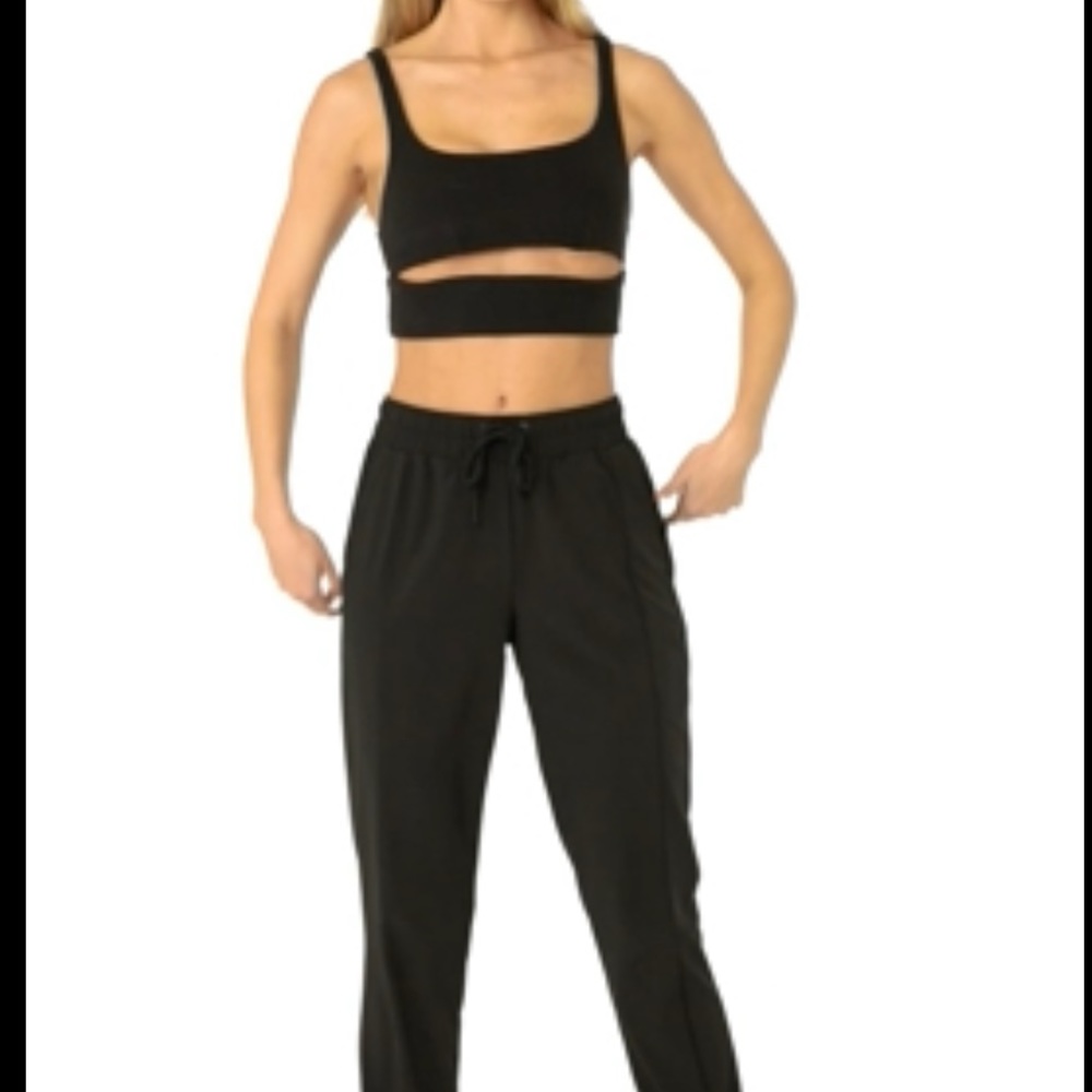 ALO Yoga Cut out Bra
